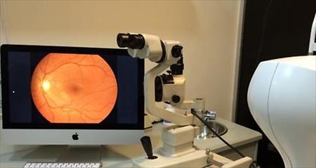 El SES forma a sanitarios de Don Benito-Villanueva en el manejo del retinógrafo para detectar la diabetes ocular